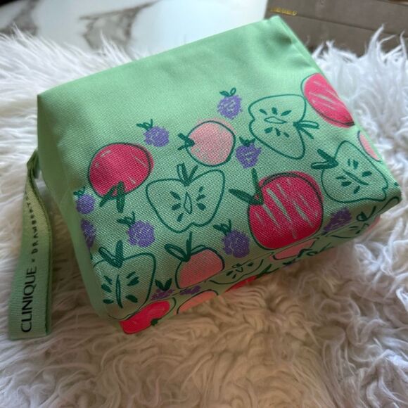 CLINIQUE X DRAWRBERTSON MAKEUP BAG – FRUIT PRINT - Picture 5 of 17